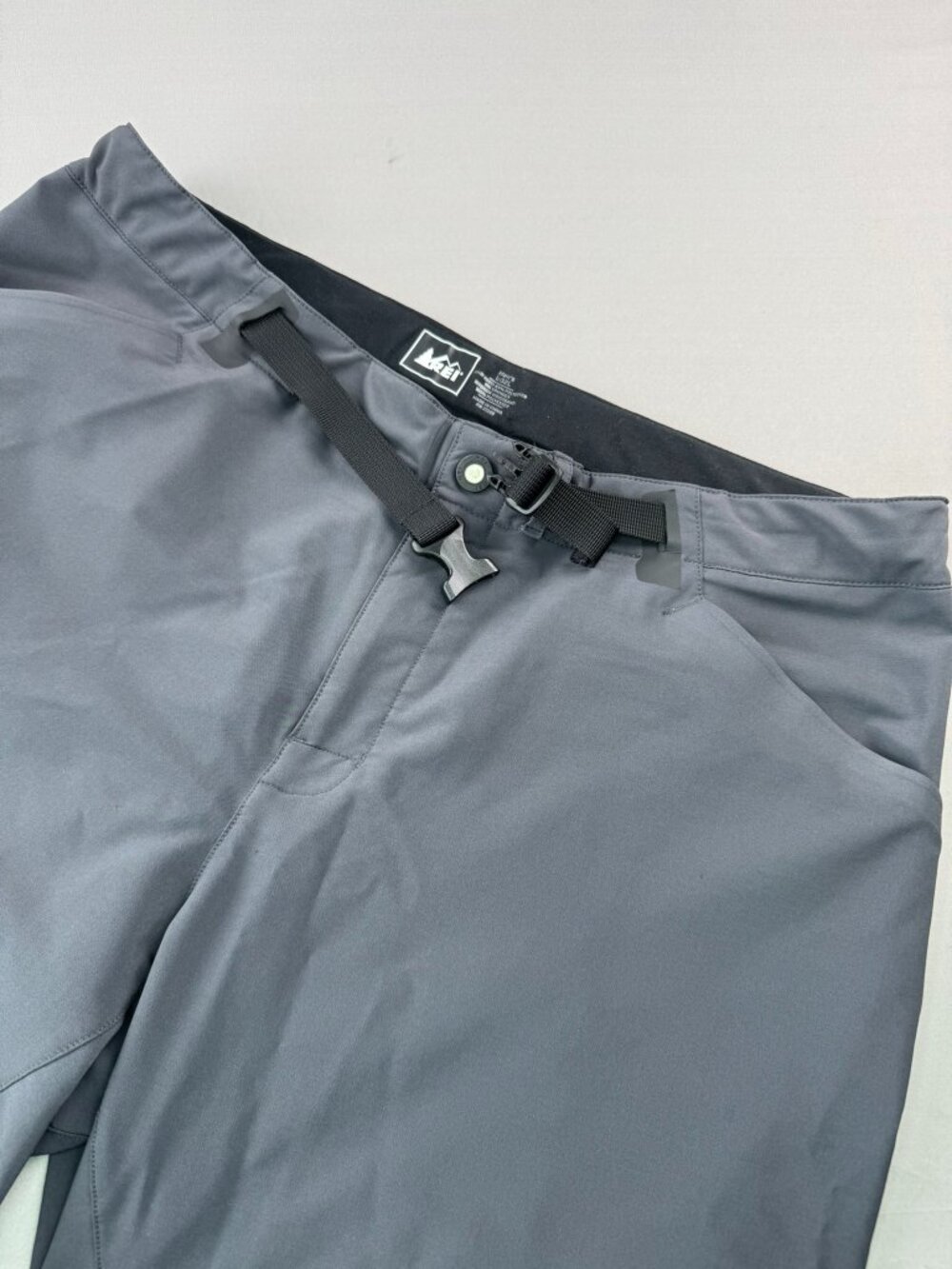 REI Men's L Gray Slim Straight Hiking Pants Belt Lightweight Stretch Outdoor